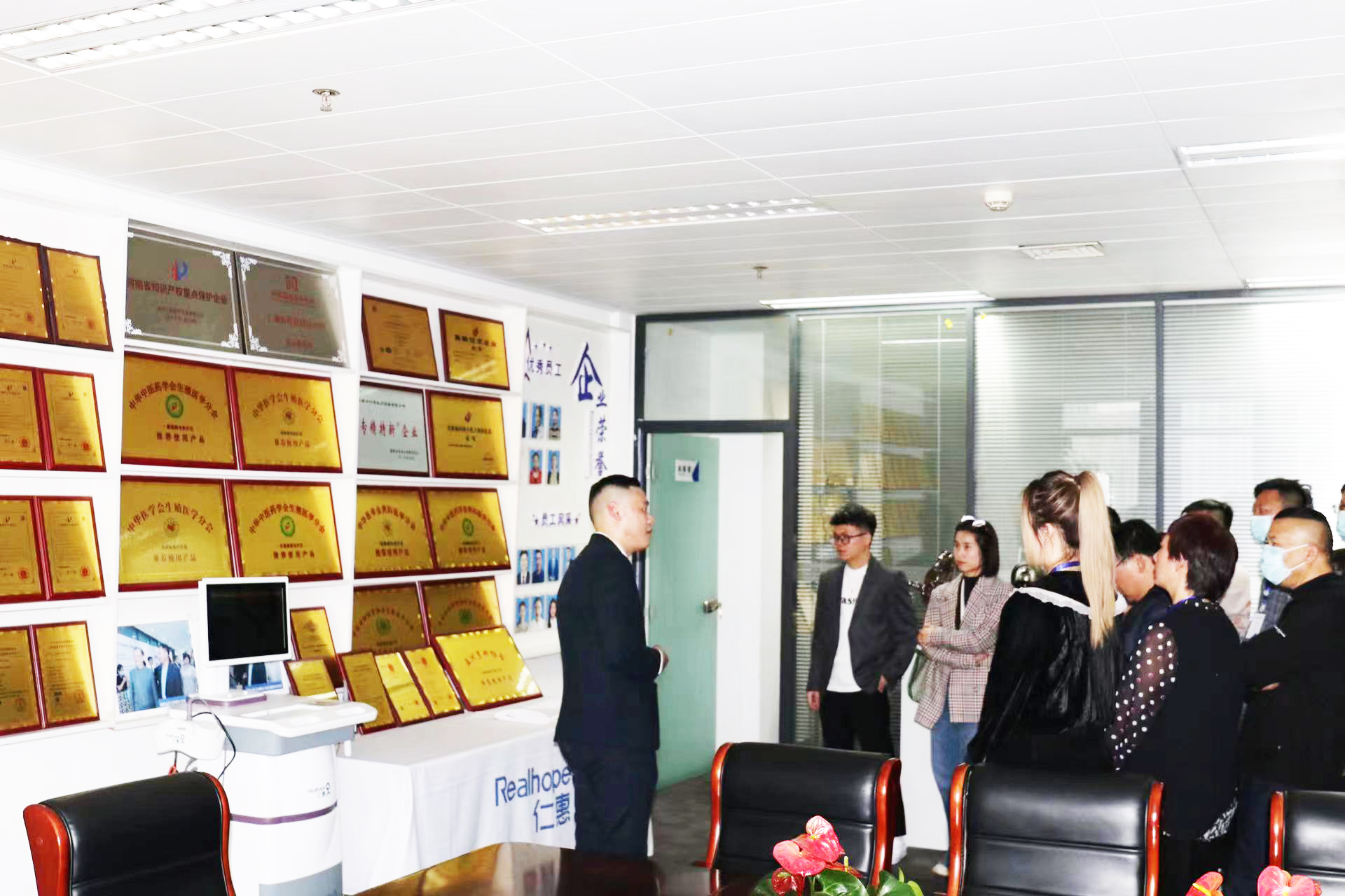 参观公司.jpg